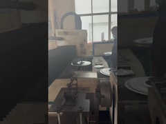 هناك صب المصابيح في المخزون