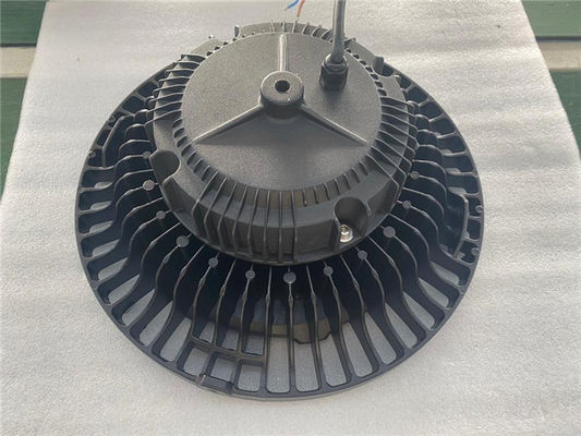 CE RoHS الكفاءة العالية 100W 150W 200W UFO High Bay Light للورشة